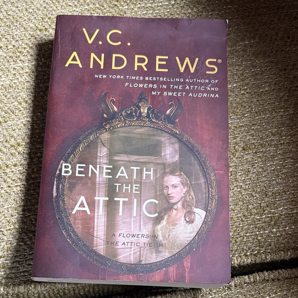 V.C. Andrews 'Beneath the Attic' Book